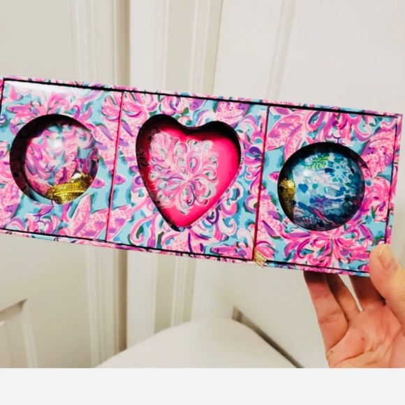 NIB Lilly Pulitzer Christmas Heart To Heart Ornament Set Pink Herring Ru… - Picture 7 of 8